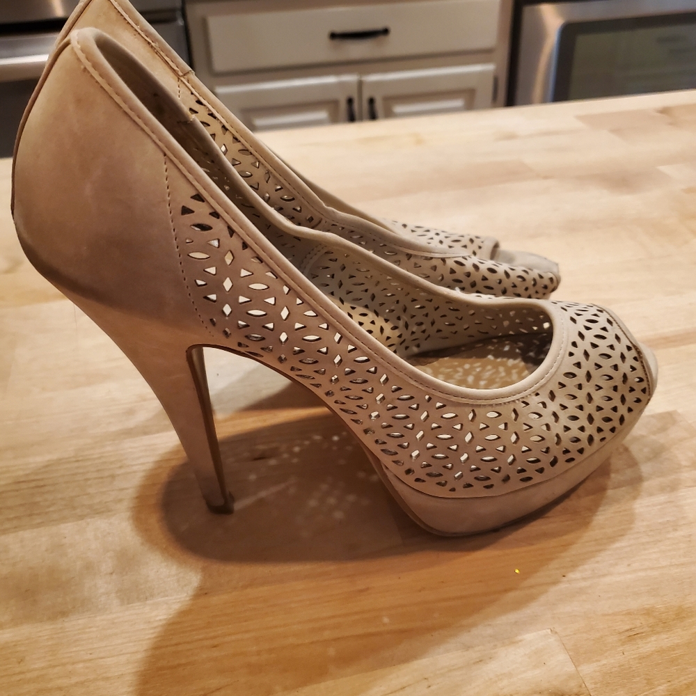 Nude Heels - Picture 4 of 5